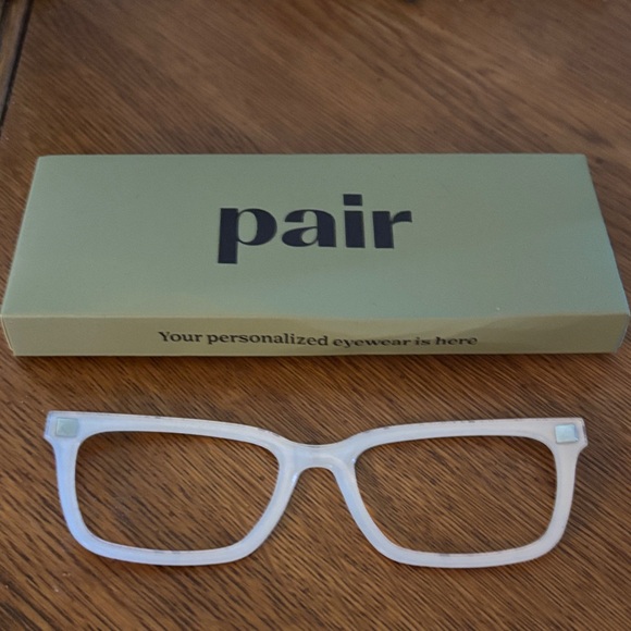 Pair Eyewear Mickey and Friends Winter Magic for the Larkin - Picture 5 of 5